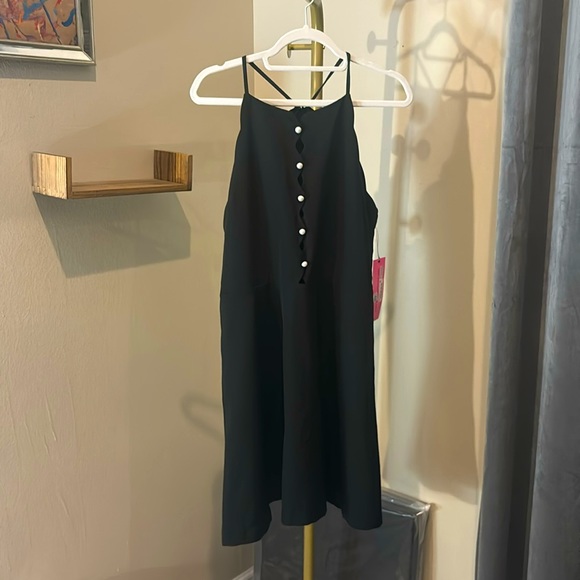 Betsey Johnson Dresses & Skirts - NWT Betsy Johnson black scalloped edge dress sz 8